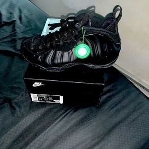 Foamposites all black